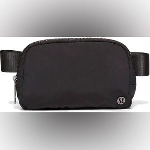 Lululemon Athletica Everywhere belt bag asphalt grey OG